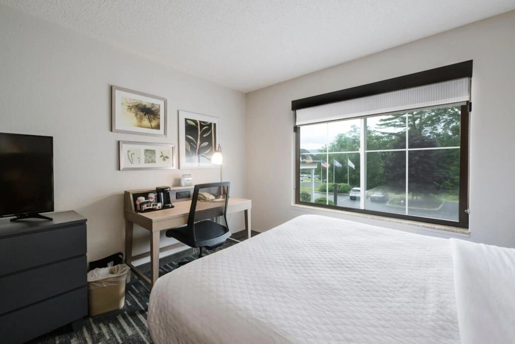 Country Inn & Suites by Radisson, Queensbury - Lake George , NY