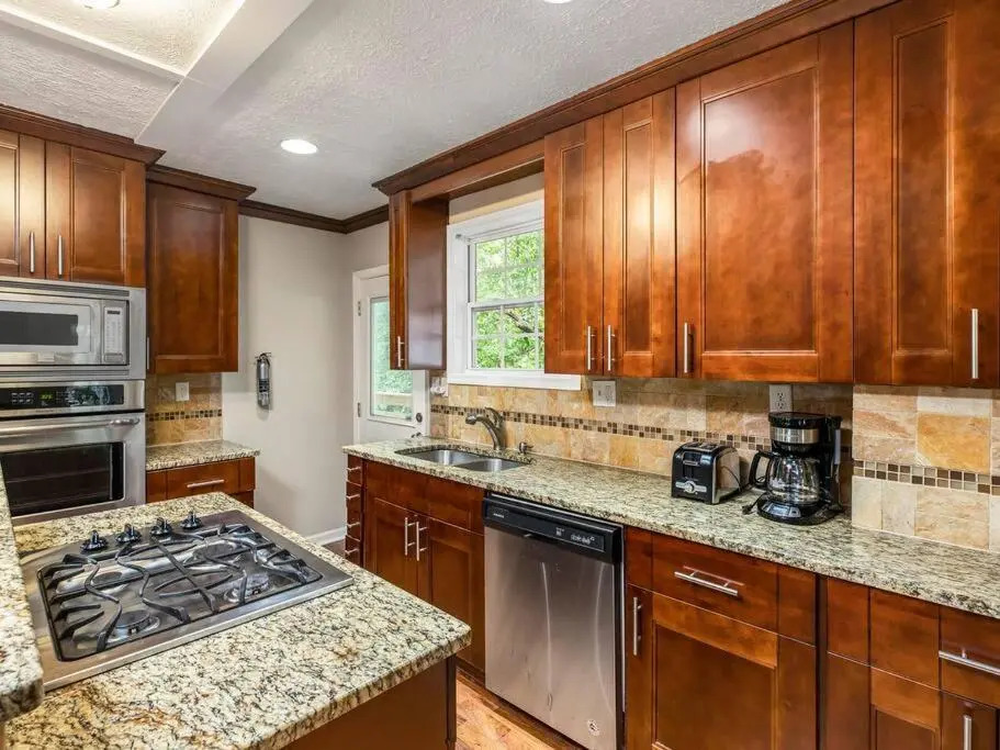 Gorgeous East Village Home Near Downtown Sleeps 12 5 bedrooms Coffee BBQ AC Parking