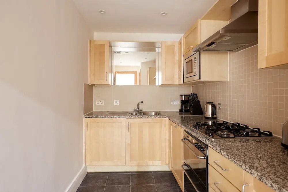 Charming Mayfair Suites by Sonder