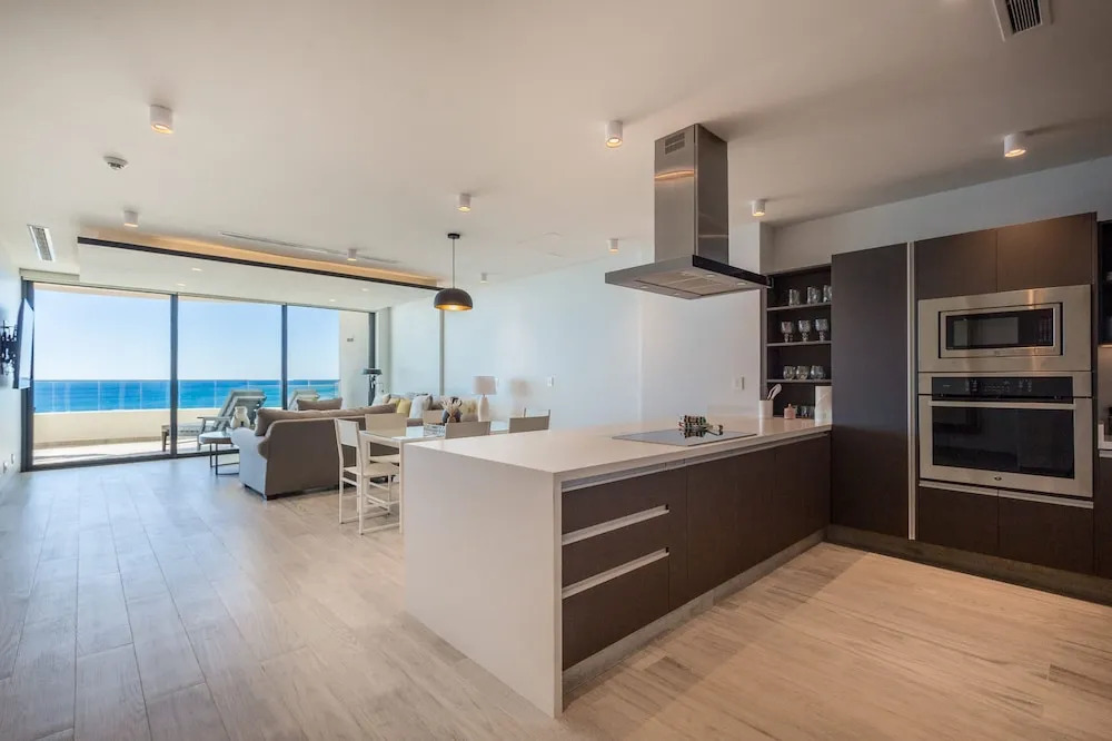 Oceanfront Vibes Iconic Beachside Getaway