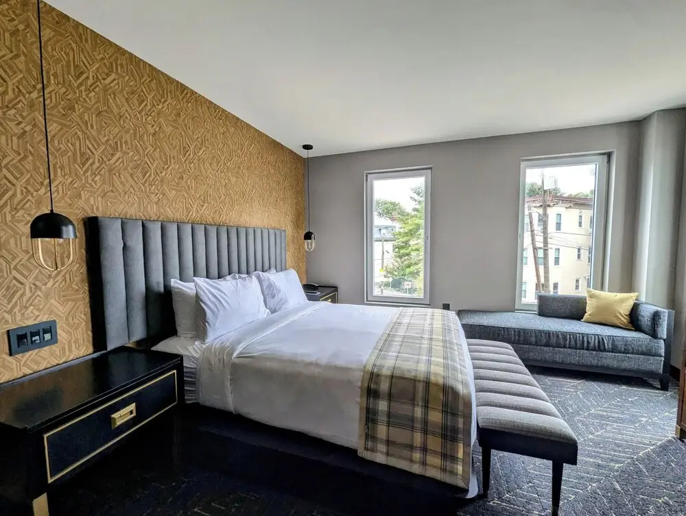 Beacon Suites Hotel