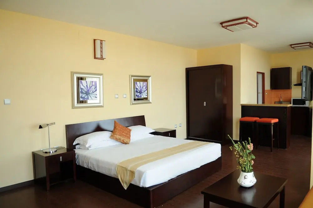 Desty  Hotel