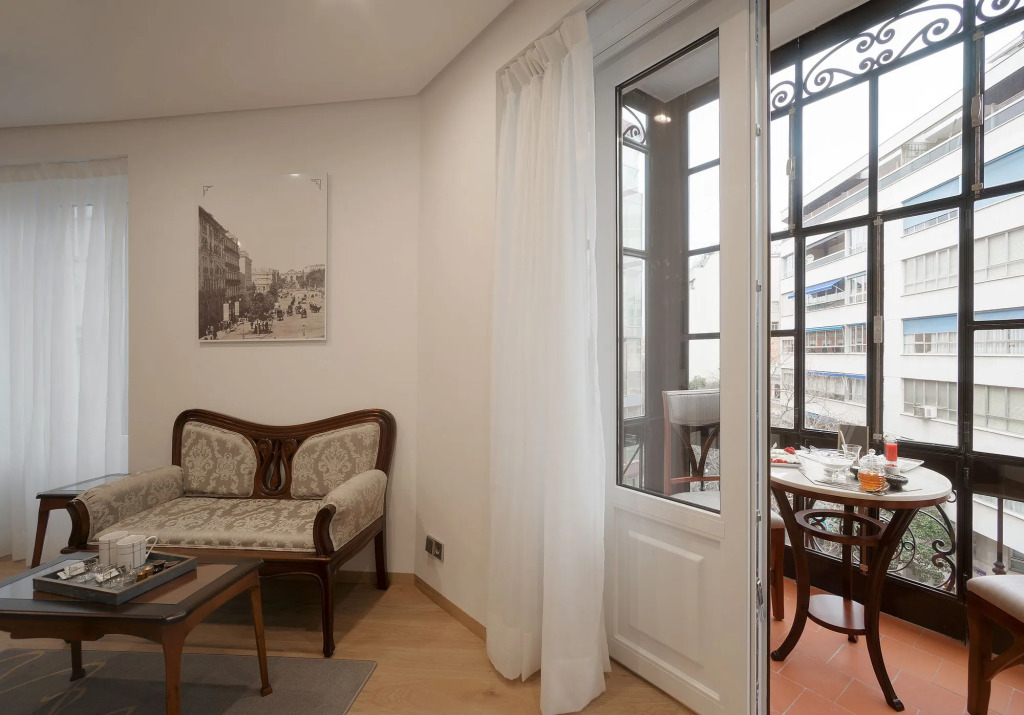 ICON Casona 1900 by Petit Palace