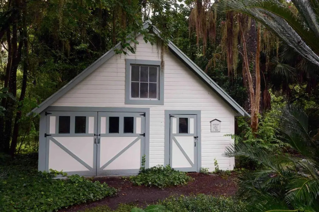 1872 Denham Inn