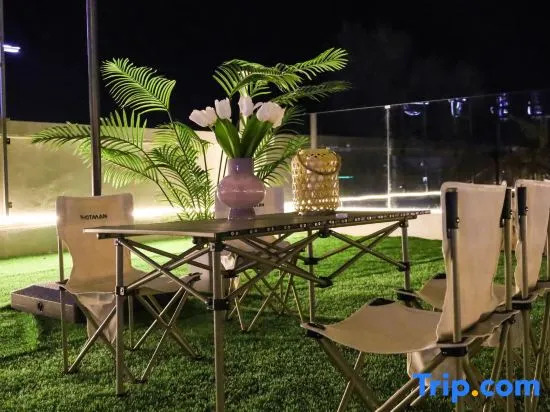 Yixi Xiaoju · Starry Sky Courtyard · Light Luxury Sojourn Guesthouse (Tekes Bagua City Branch)