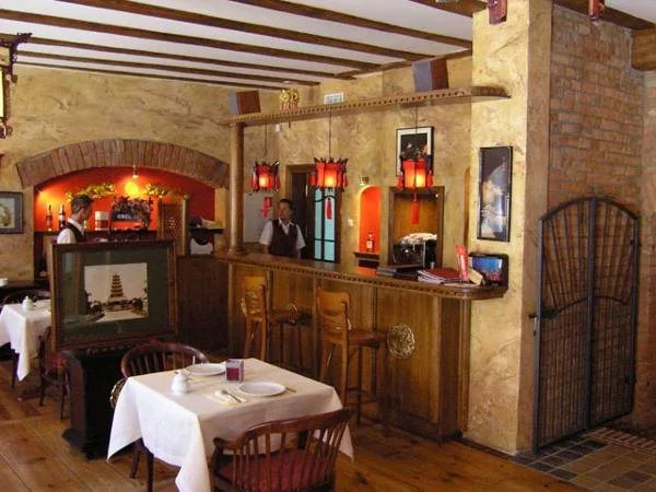 Hotel Zajazd Kultury, dawniej Pocztowy