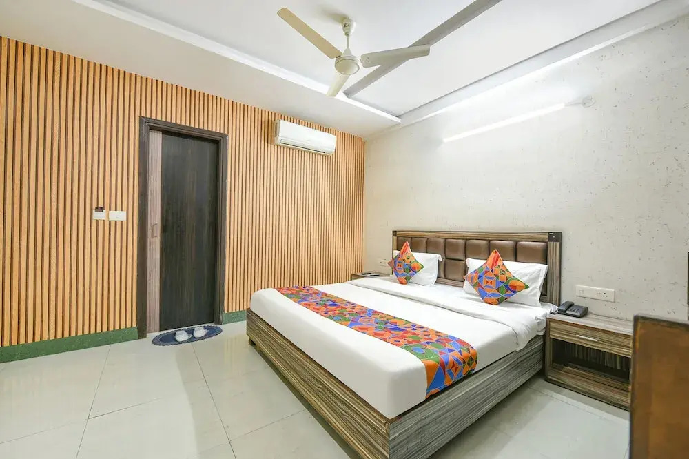 Fabhotel Ess Pee Grand