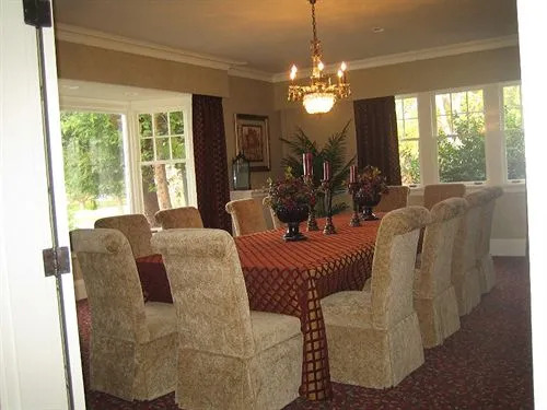 Crown Mansion Boutique Hotel & Villas