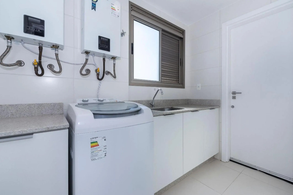 Punta Blu 202v2 - Excelente apartamento em condomínio de luxo no centro de Bombinhas - Piscina Climatizada - Academia