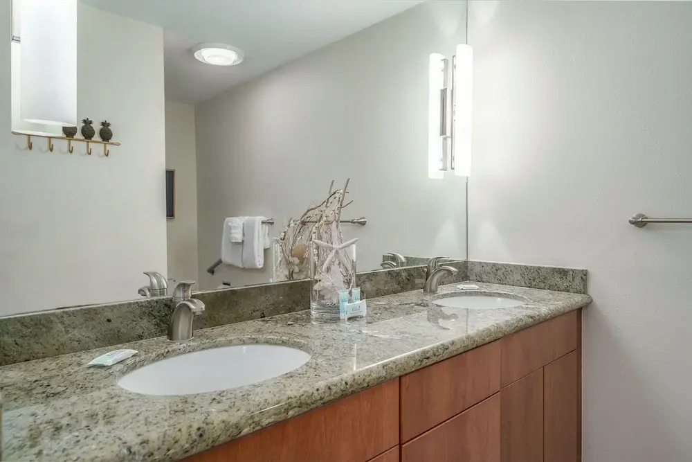 Maui Kamaole G-202 - Spectacular Views, Updated and Elegant, Wi-fi & Split-ac!