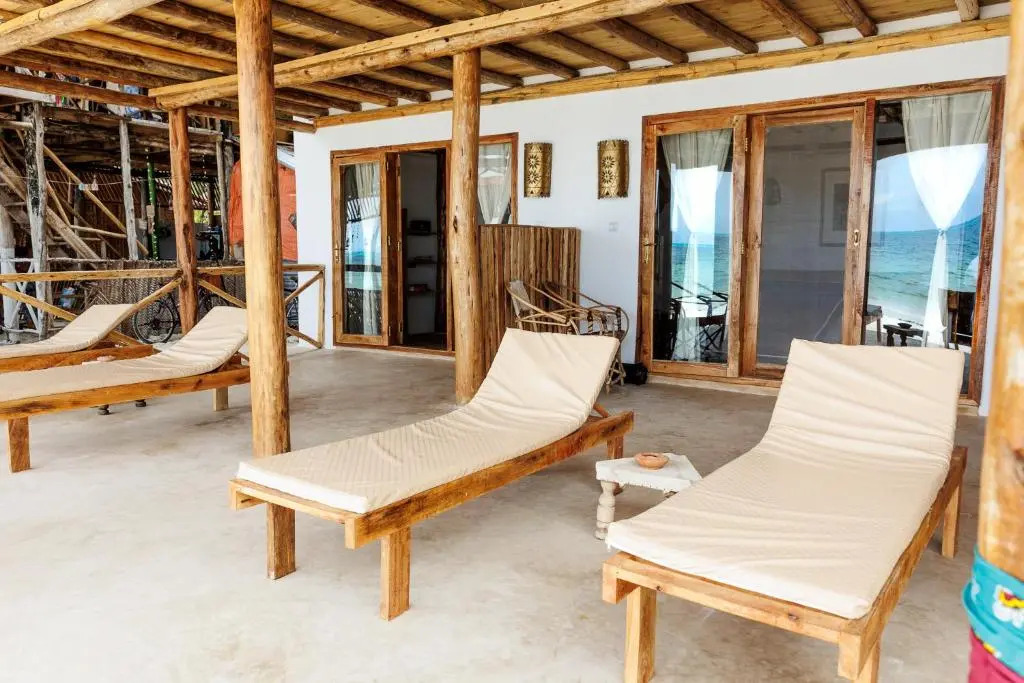 Bandari Beach Villa