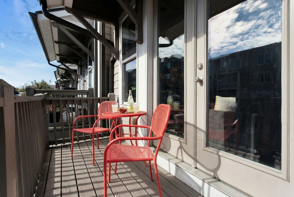 Near Gulch 12 South Book Luxury Now