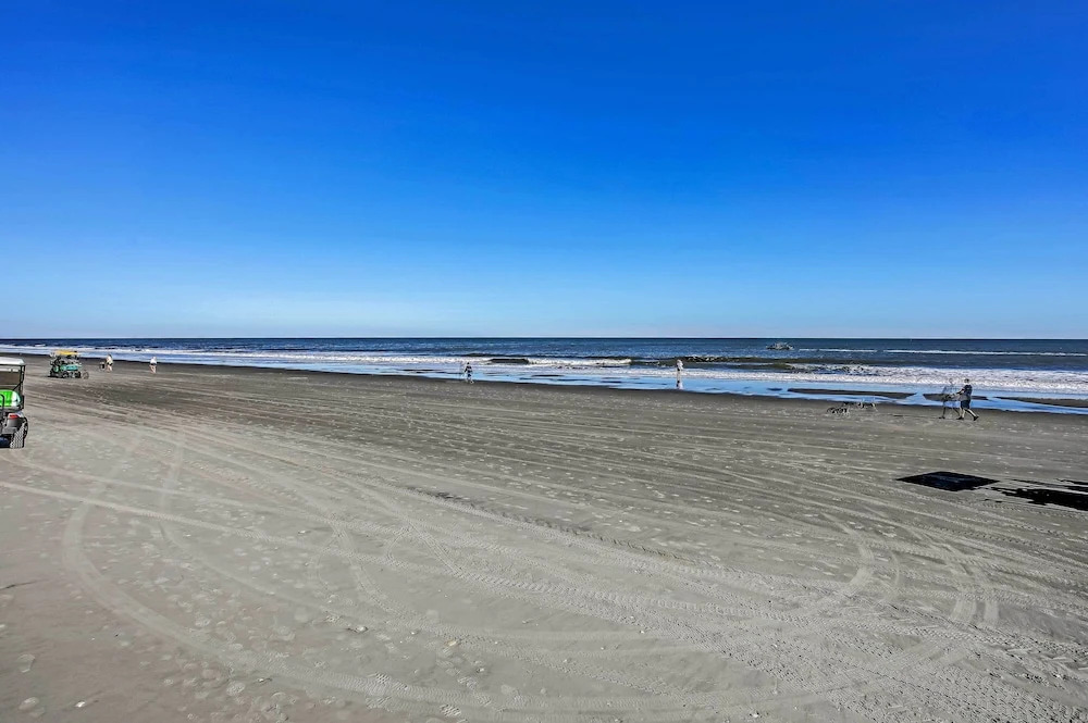 Beachfront Murrells Inlet Condo w/ Ocean Views