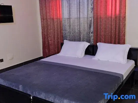 Room-deluxe Twin Beds in Royal Blue Gues