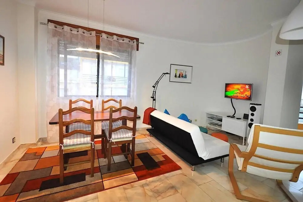 Apartment With Large Balcony and sea View