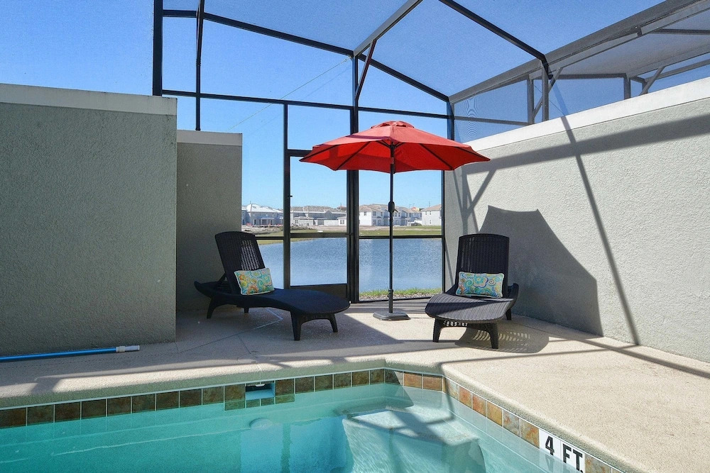 Storey Lake 4 Bedroom Townhome w Splashpool - 1625ST