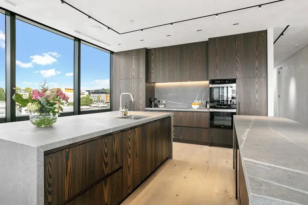 France Street Apartments by Urban Rest