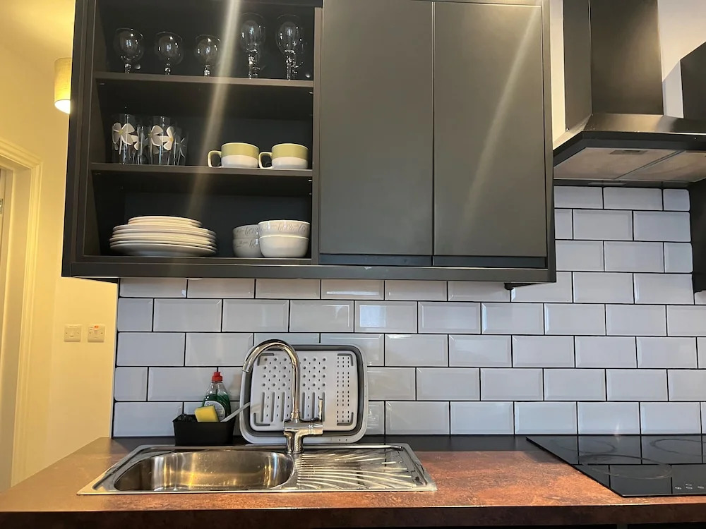Immaculate 2-bed Apartment Town Centre