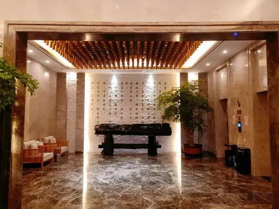 Xinyang West Selection Hotel (Wanda Plaza High Speed Rail East Station Branch)
