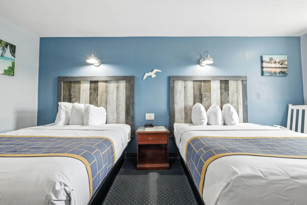 Days Inn & Suites by Wyndham Terre Haute