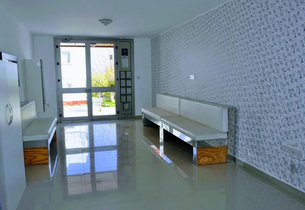 Central Girne Studio Flat with Rooftop Pool