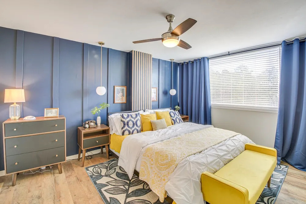 Mid-century Modern Condo on Lake Hamilton!
