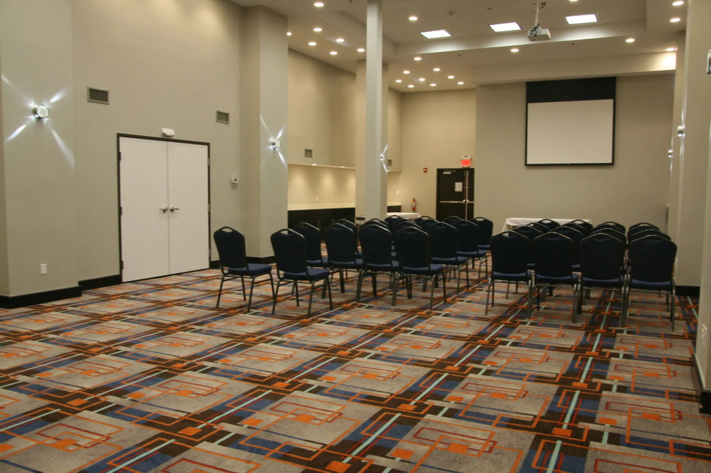 Holiday Inn Express & Suites San Antonio Medical - Six Flags by IHG