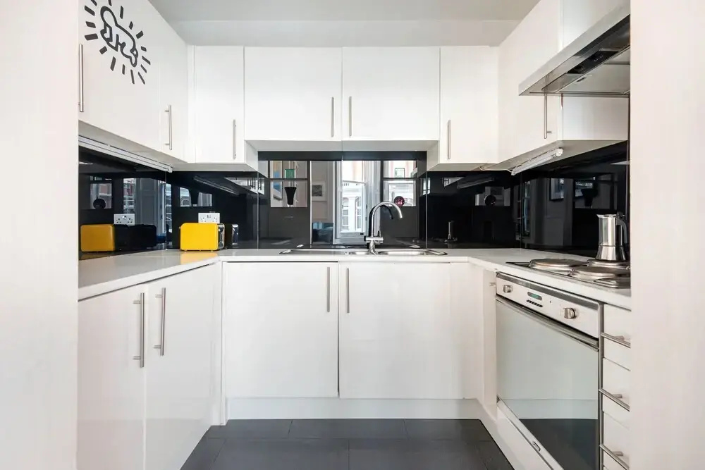 Chic Chelsea Home near South Kensington by UnderTheDoormat