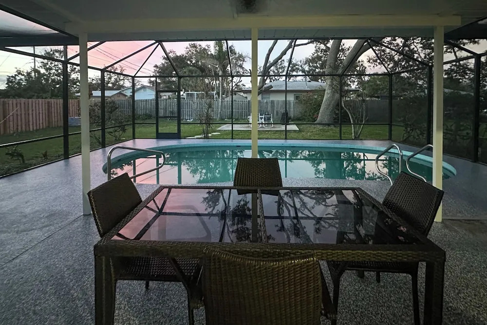 Quiet Venice Retreat With Private Lanai & Pool!