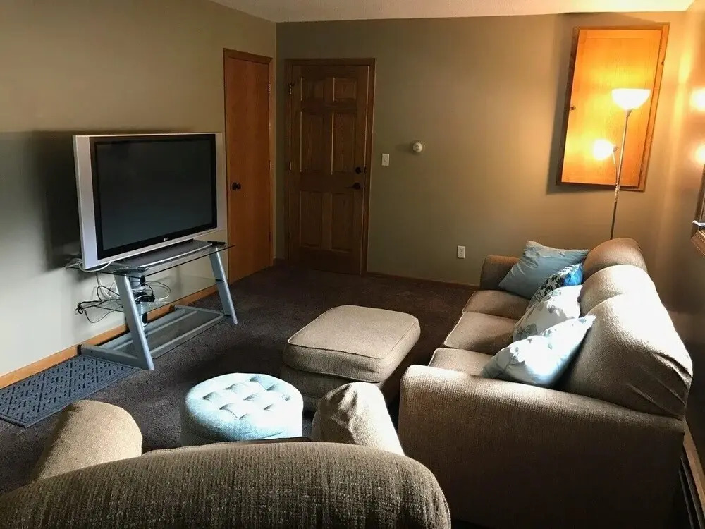 Updated and Cozy 2-bedroom in Rochester