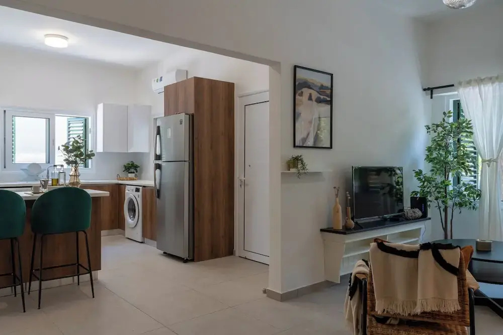 Arty Haven Spacious 3BR House in Larnaca
