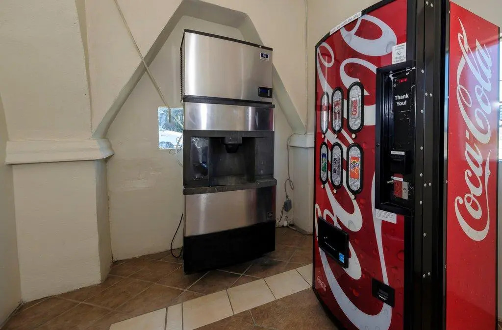 Red Roof Inn Arlington - Entertainment District