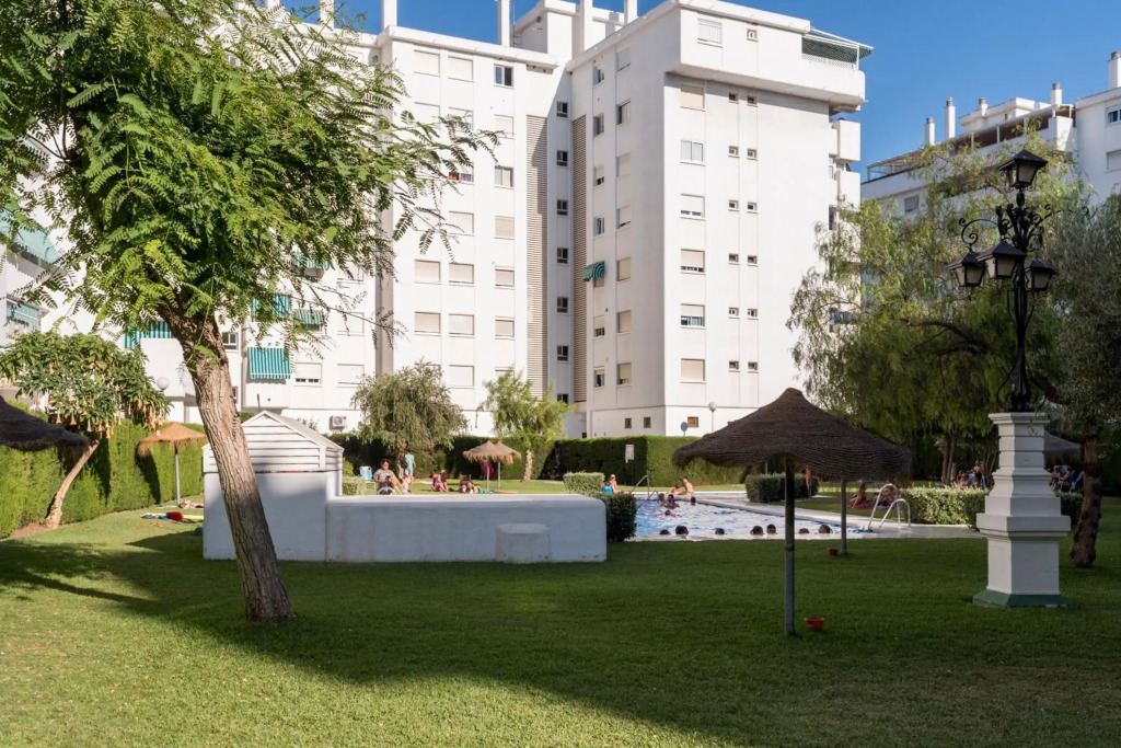 Beautiful apartment with terrace near the beach