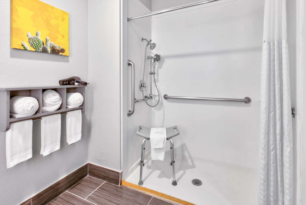 La Quinta by Wyndham Dallas - Las Colinas