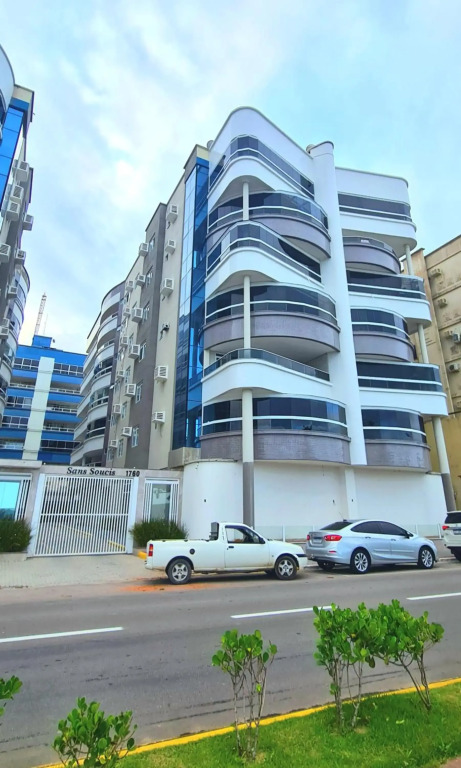 COBERTURA FRENTE MAR 2 SUITES E 1 QUARTO no Centro de Itapema