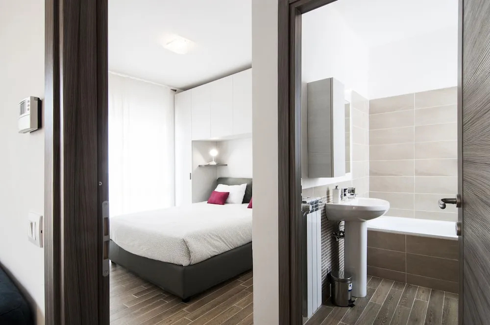 GuestHost - Fonte Laurentina Apartments
