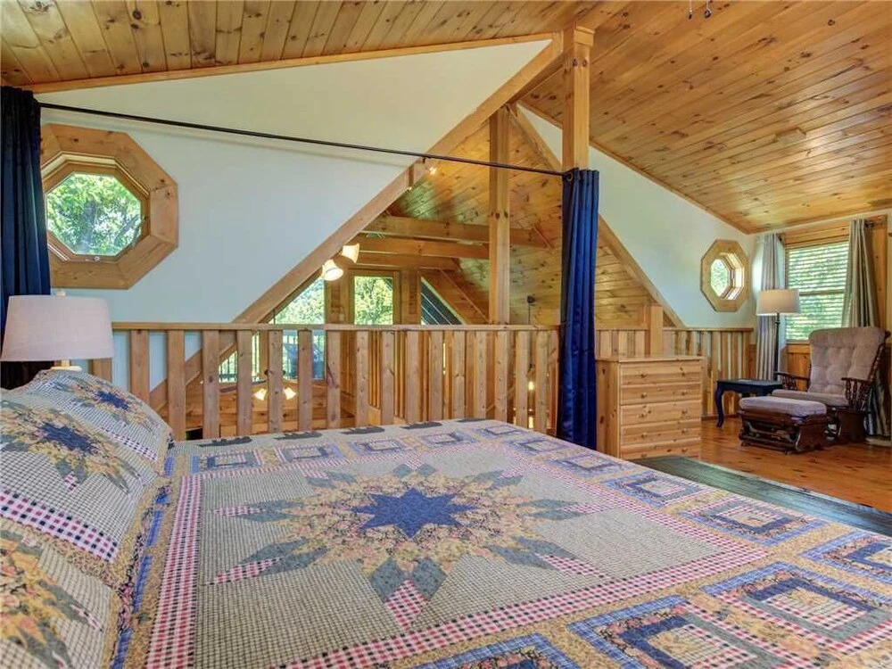 Hibernation Station - Three Bedroom Cabin
