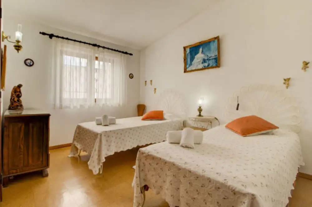 Villa - 2 Bedrooms with WiFi and Sea views - 107983