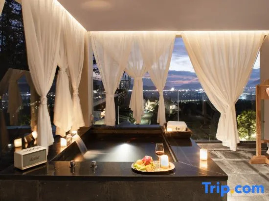 Tengchong Ruili Hot Spring Scenic Hotel