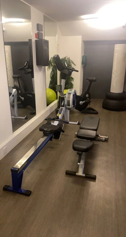 Lovely 1-bed Apartment Canary Wharf in London