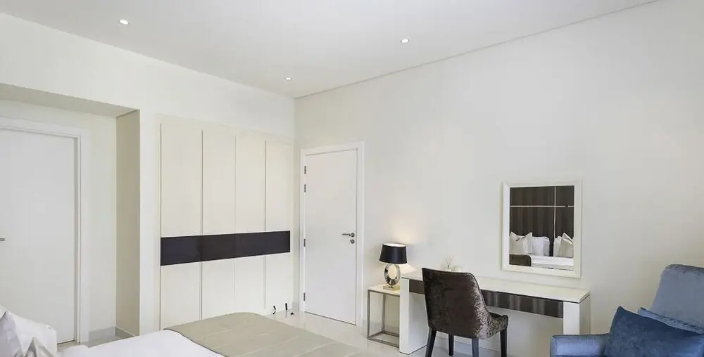 LUX The Bays Edge Canal View Suite