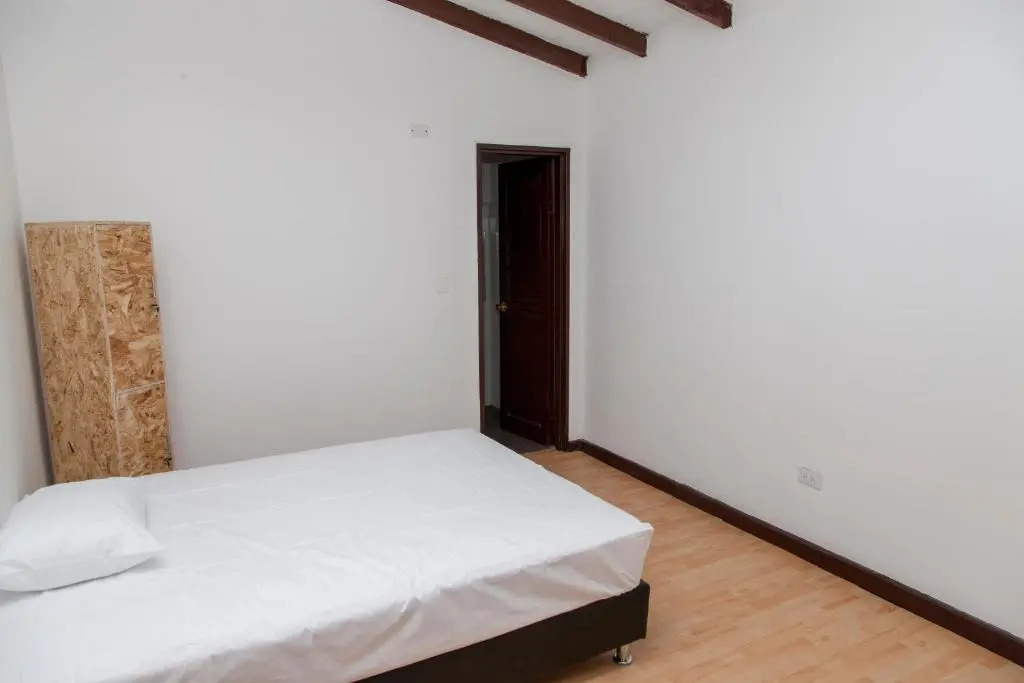 Les Balcons Hostel