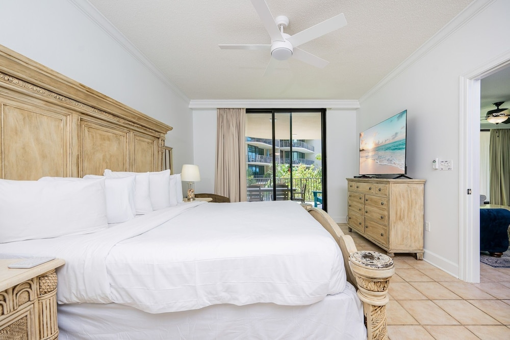 Phoenix On The Bay 1217 3 Bedroom Condo