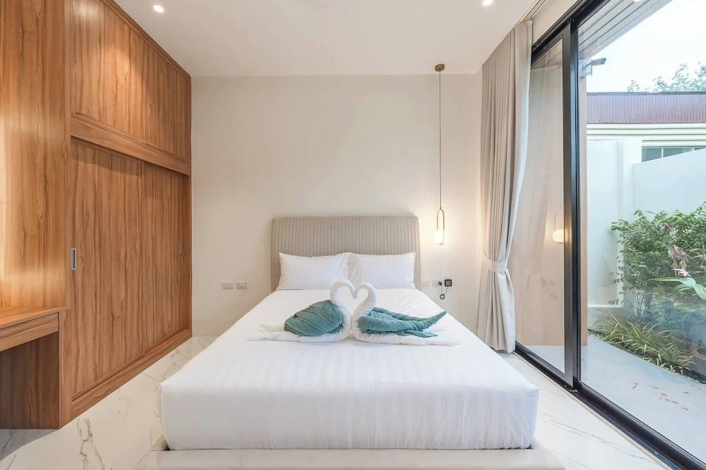 New Pool Villa With Fitness and Tennis Court