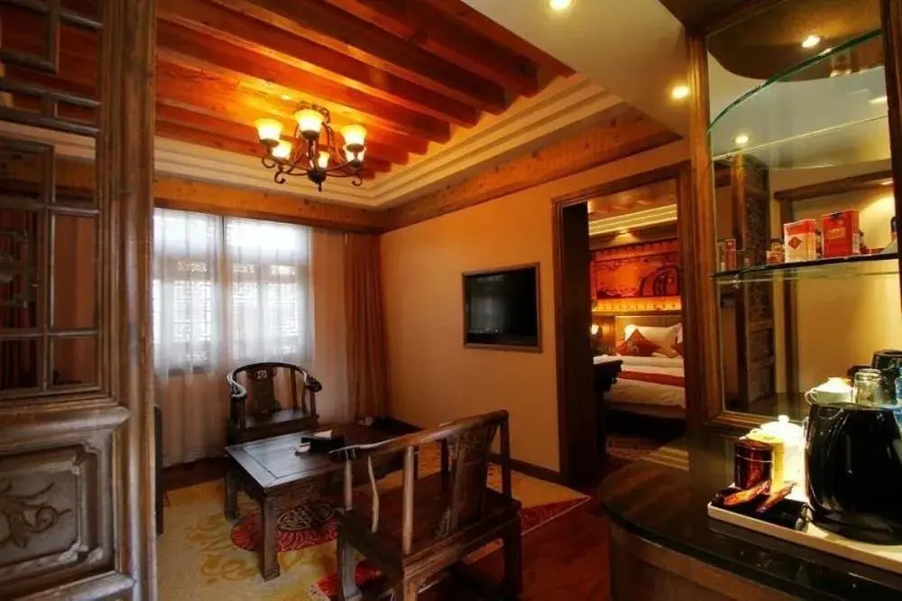 Lijiang Golden Path Hospitality