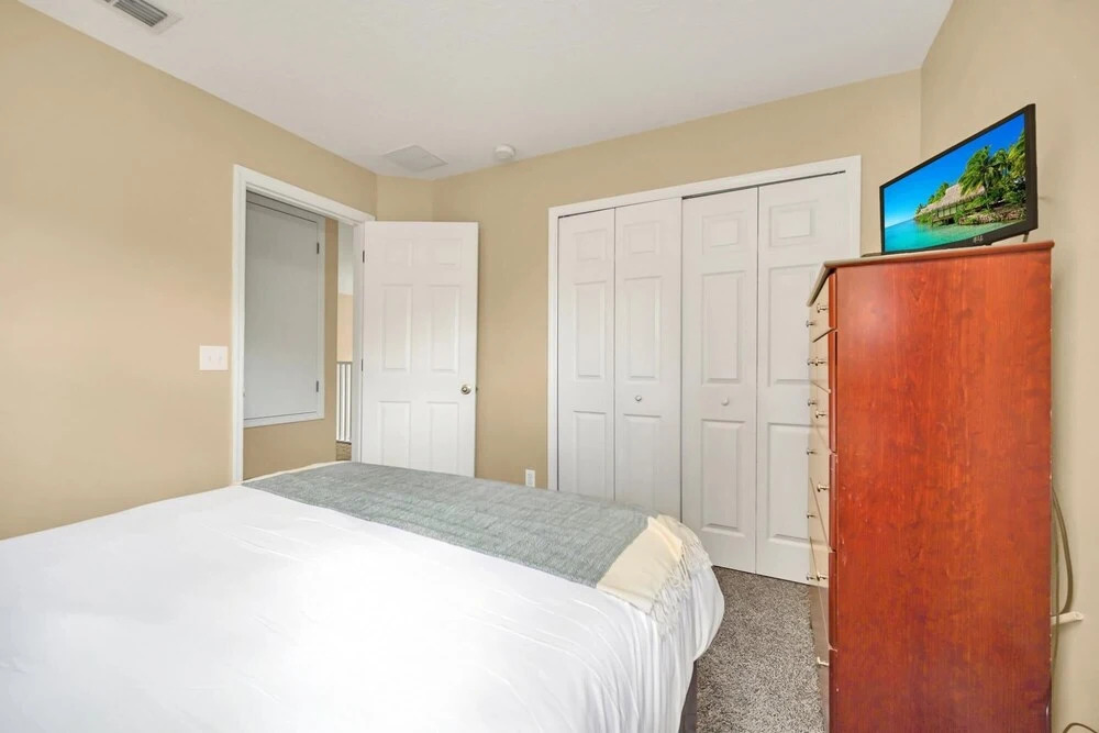 7BR Family Home w PVT Pool Hot Tub Games Room