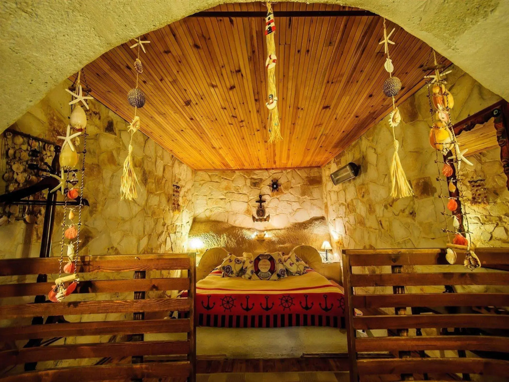 Adanos Konuk Evi