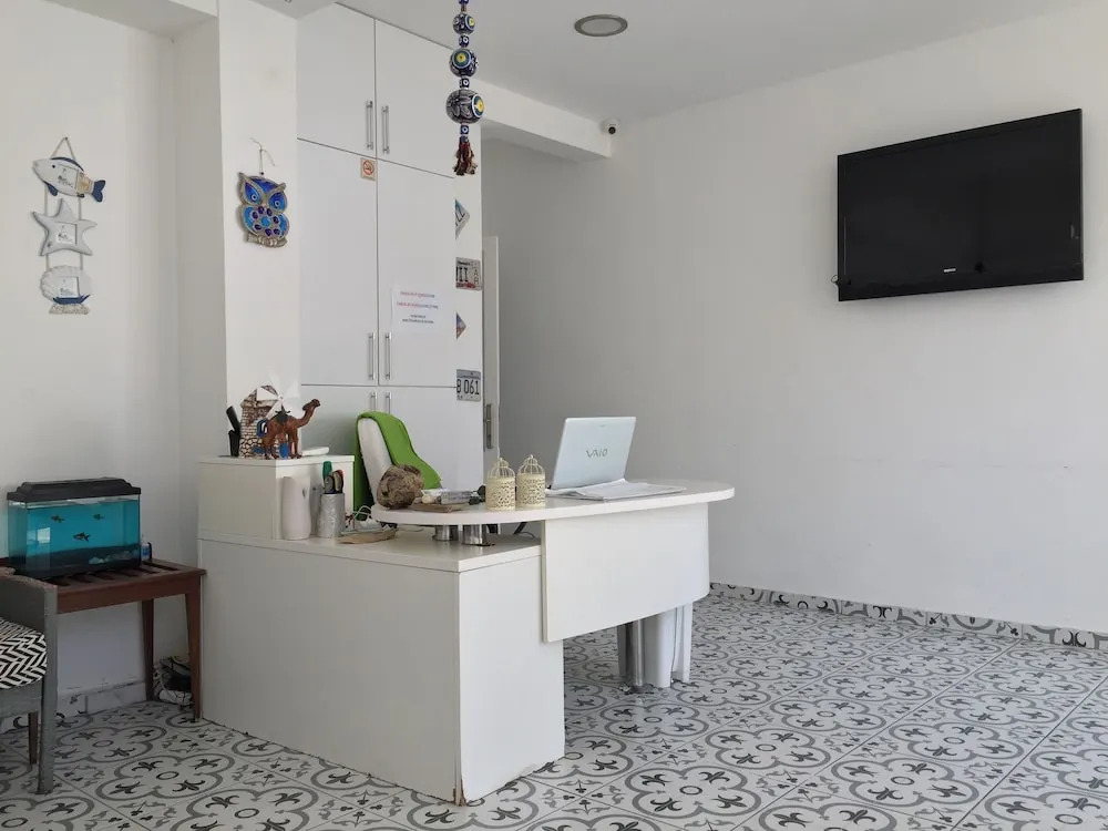 R HOUSE HOTEL