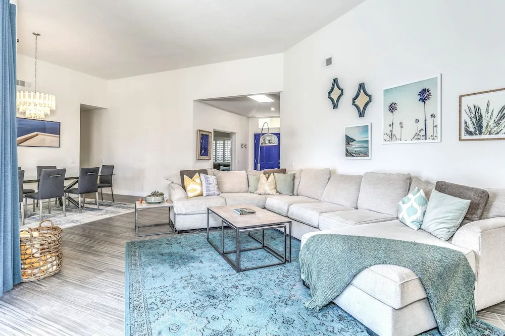 New Listing! Spacious 4br Haven W/ Private Pool 4 Bedroom Home