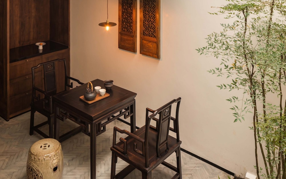 CongLinLi Wooded Homestay